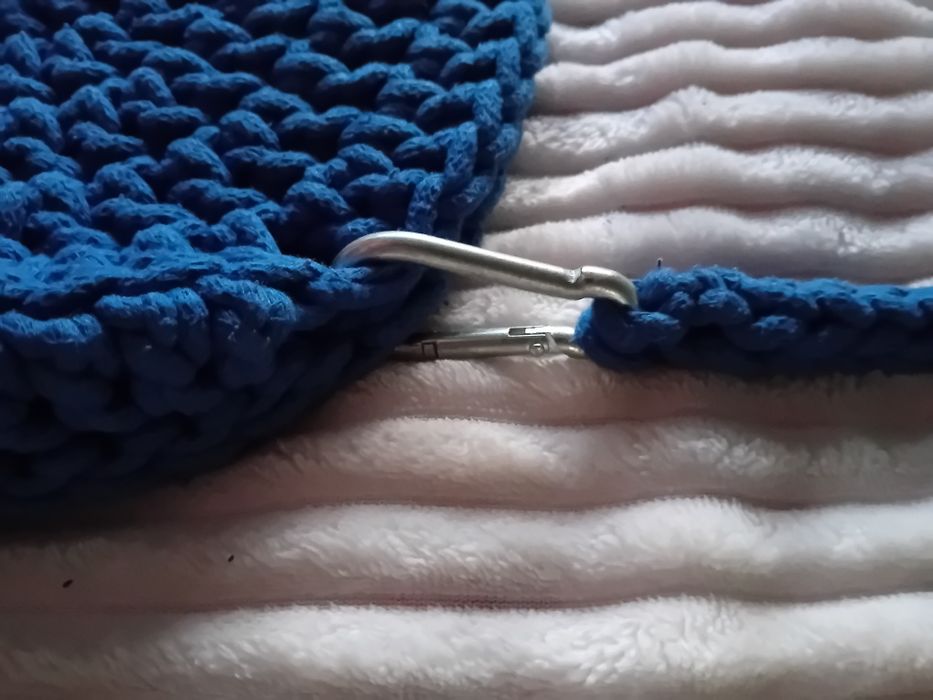 Torebka okrągła pleciona ze sznurka. Stan bardzo dobry.