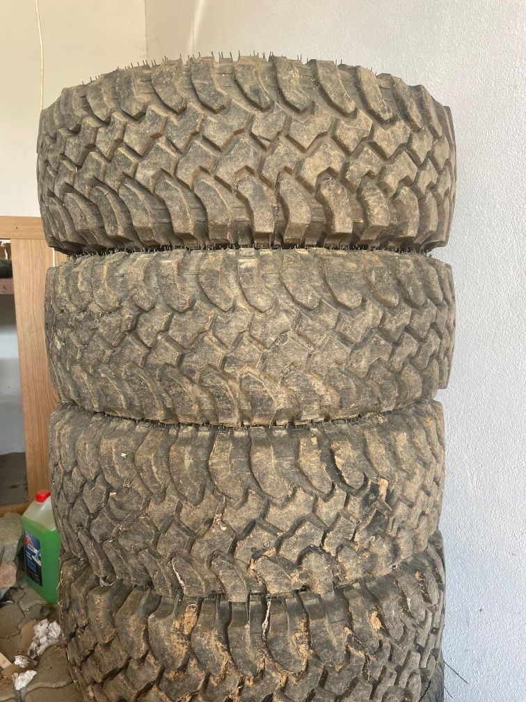 4 fedima f mud 225/75 R15 com jantes Jeep