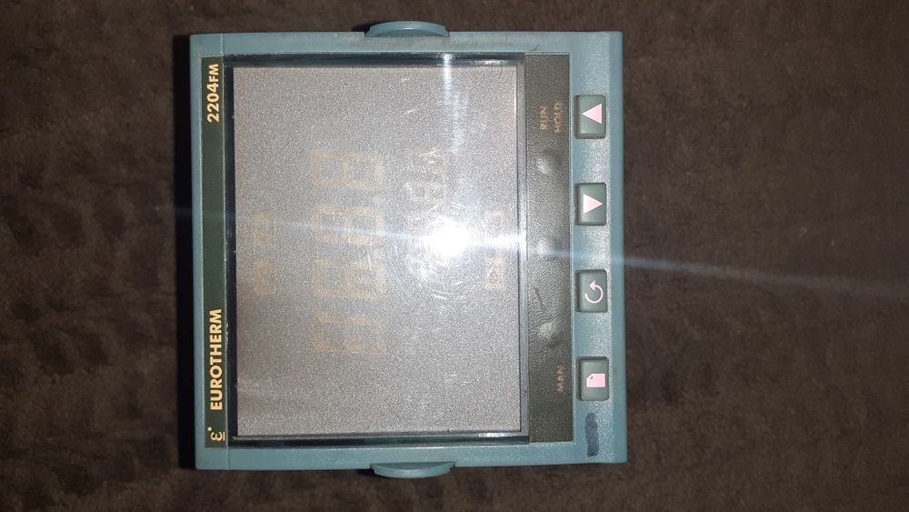 Регулятор температуры. Термоконтроллер Eurotherm Schneider 2204FM