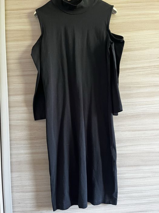 Sukienka czarna.