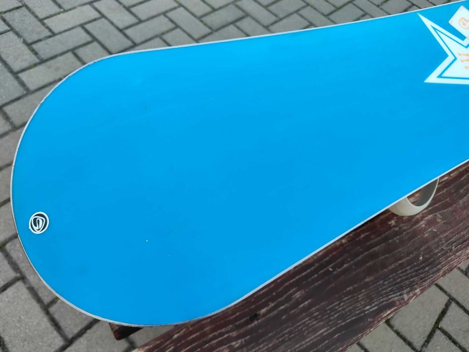 Deska snowboardowa 133 Stuf Conquest wiązania F2 Snowboard 133