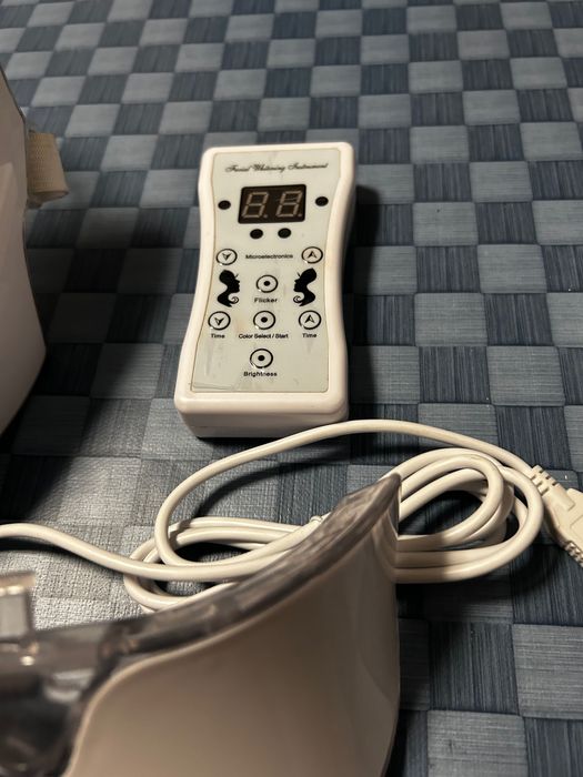 Máscara led como nova