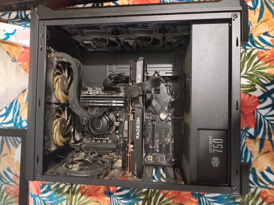 Torre gamer ryzen 7 + rx 6700