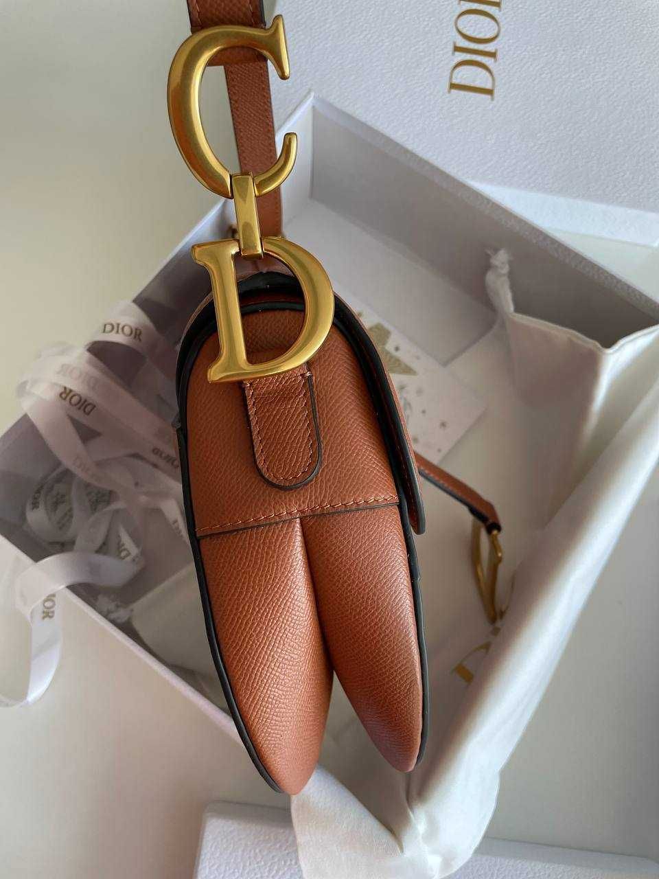 Оригинальная сумочка от Dior Saddle Bag