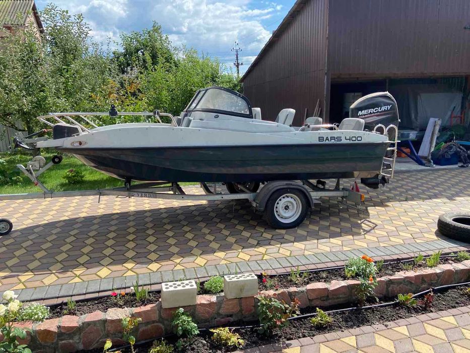 Моторний човен Барс-400, з документами.