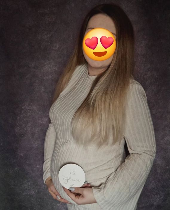 Beżowa dzianinowa sukienka ciążowa rozszerzany rękaw prążek 44 XXL