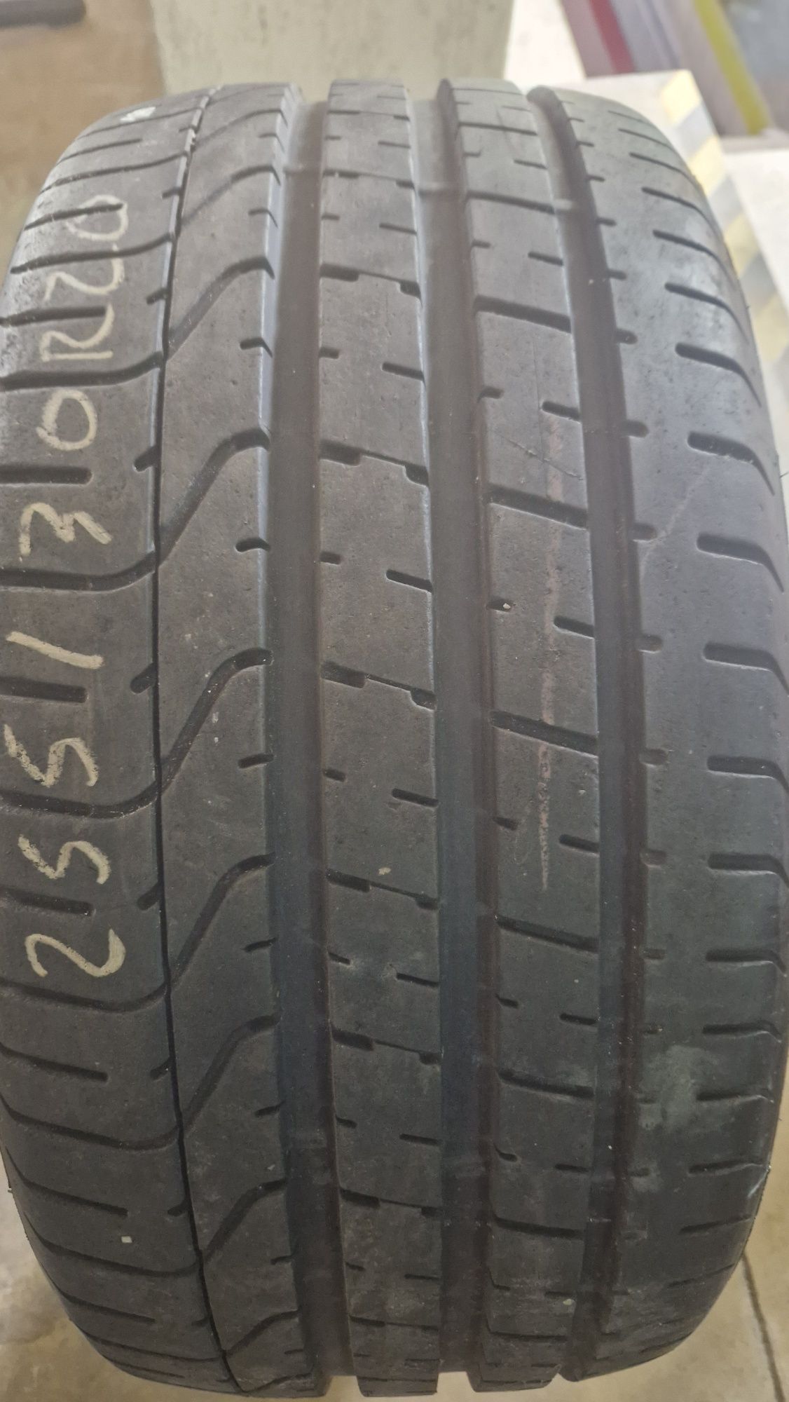 255/30 R 20 Pirelli  como novos