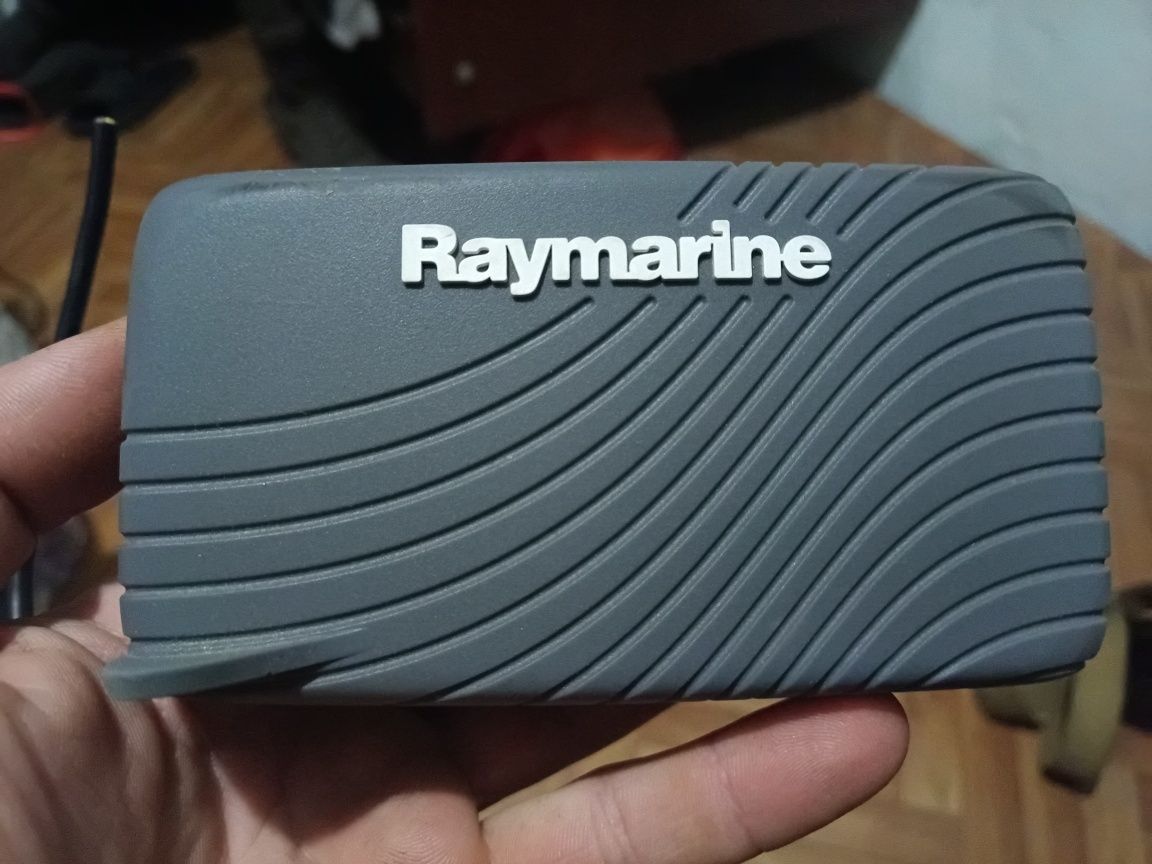 Ехолот Raymarine