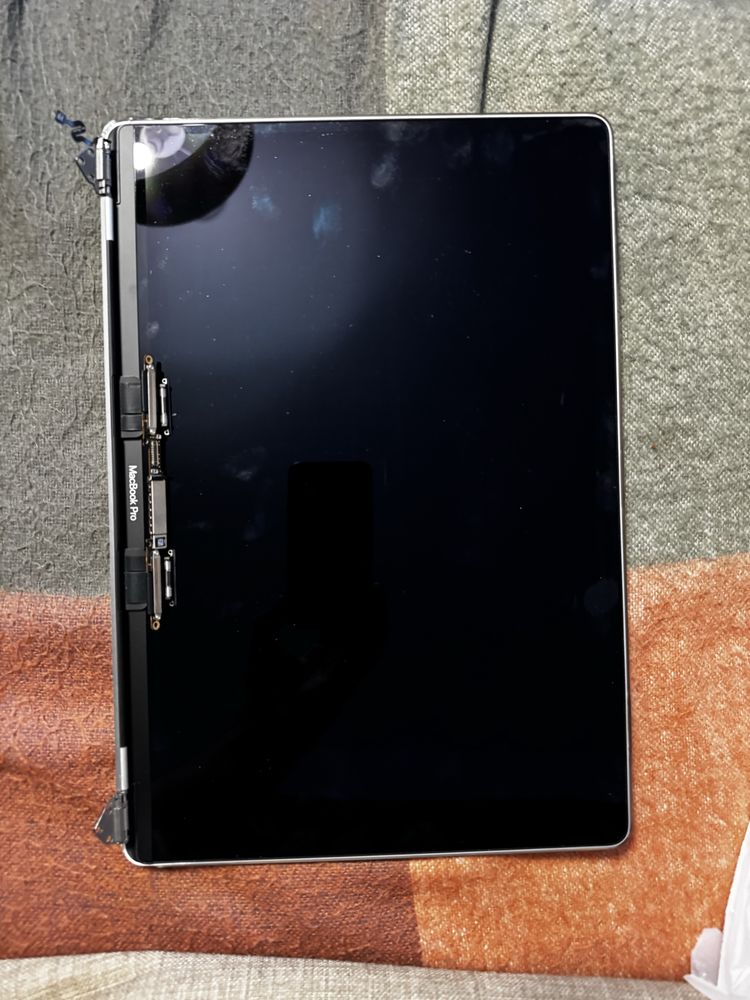 Matryca Apple Macbook a2141 rok 2019 do 2020 USZKODZONA