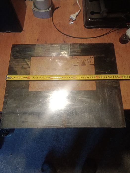 Стекло двёрки газовой плиты.