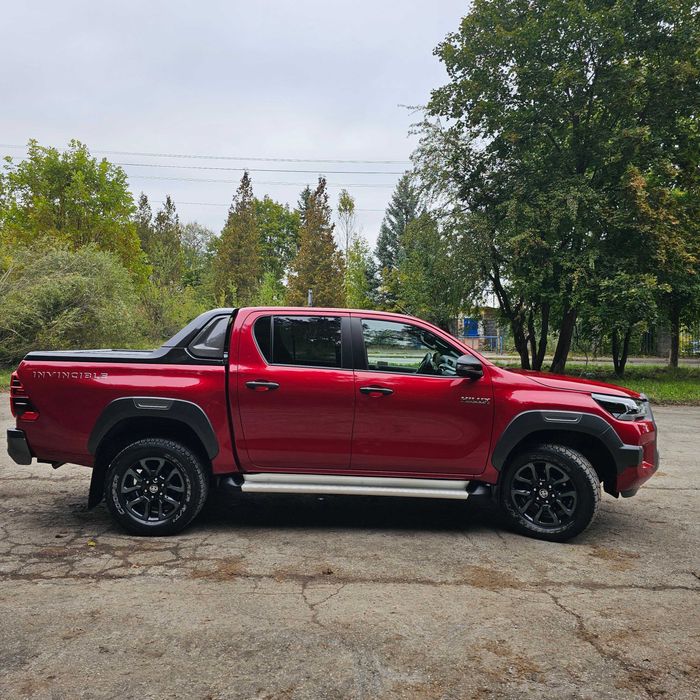 Toyota Hilux 2.8 D-4D Double Cab Invincible 4x4