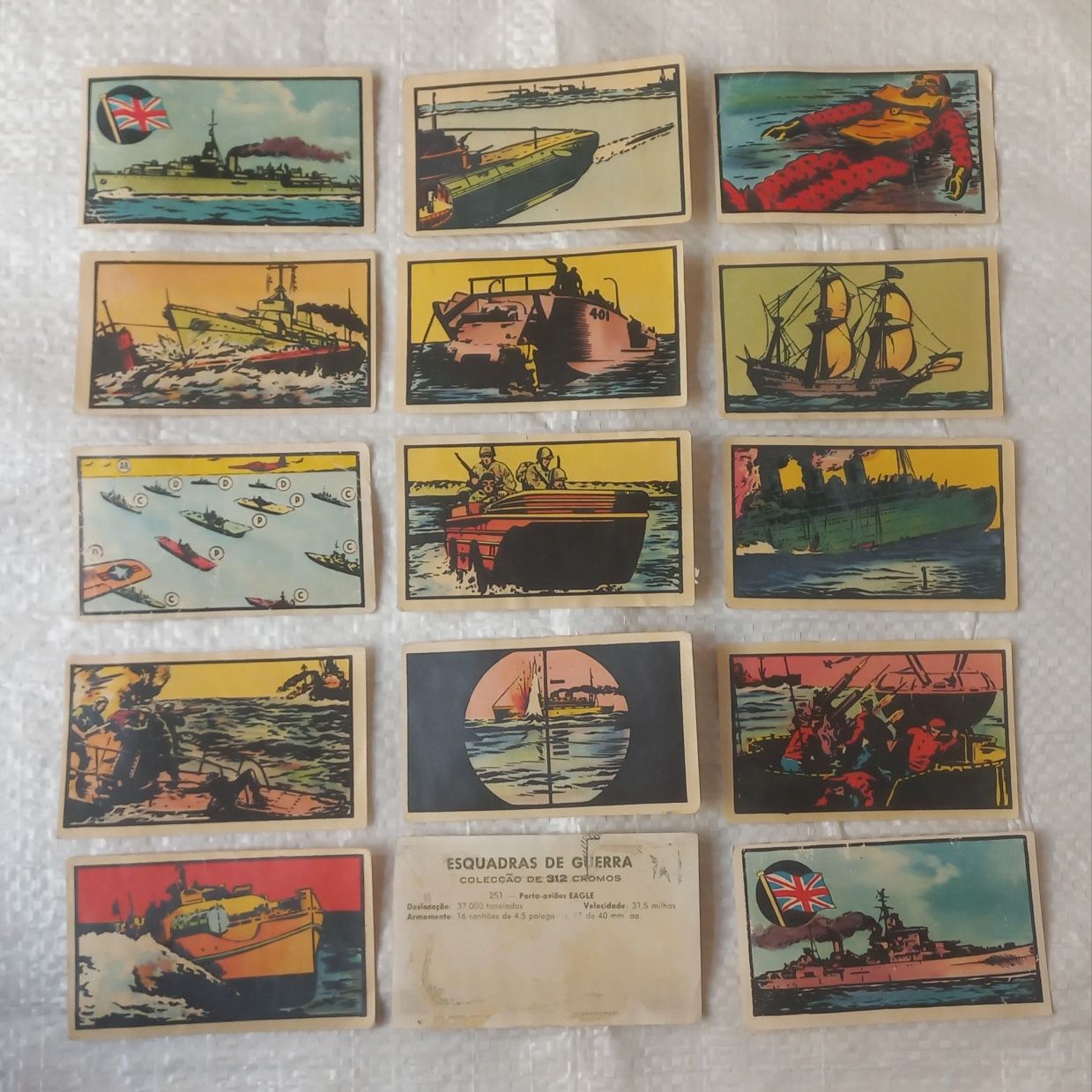 Lote de 257 cromos, esquadras de guerra, anos 50.