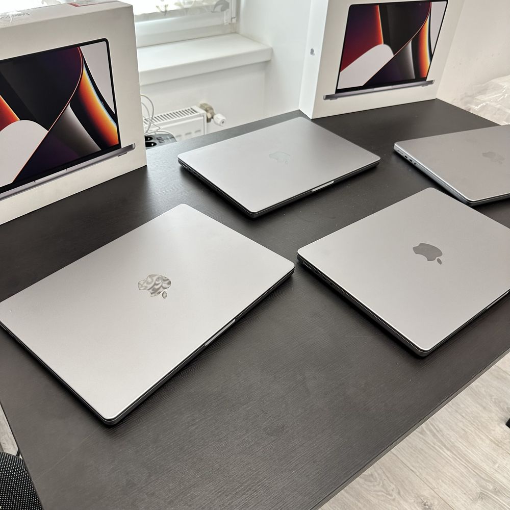 Кількість MacBook Pro 14" 2021 M1 Pro Space Gray 16GB 512GB SSD