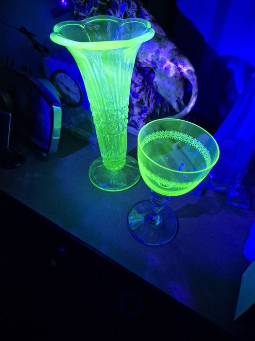 Sprzedam kieliszek uranowy