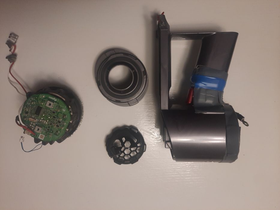 Dyson V8 silnik korpus na części