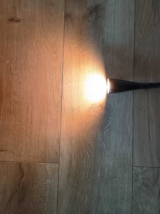 Sprzedam lampę z klipsem LED Baris – czarna, 3000K, wysokość 44 cm