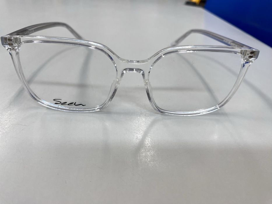 Armação de óculos da Multióticas - Nova