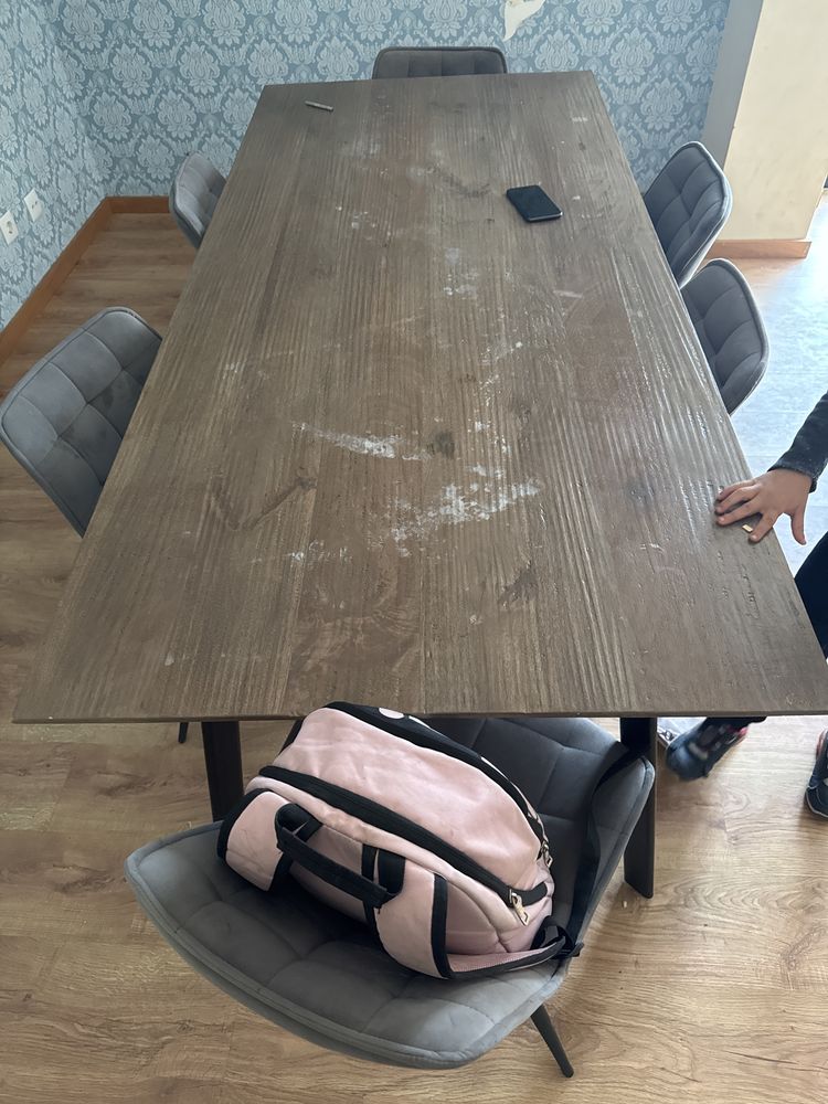 Mesa com 6 cadeiras