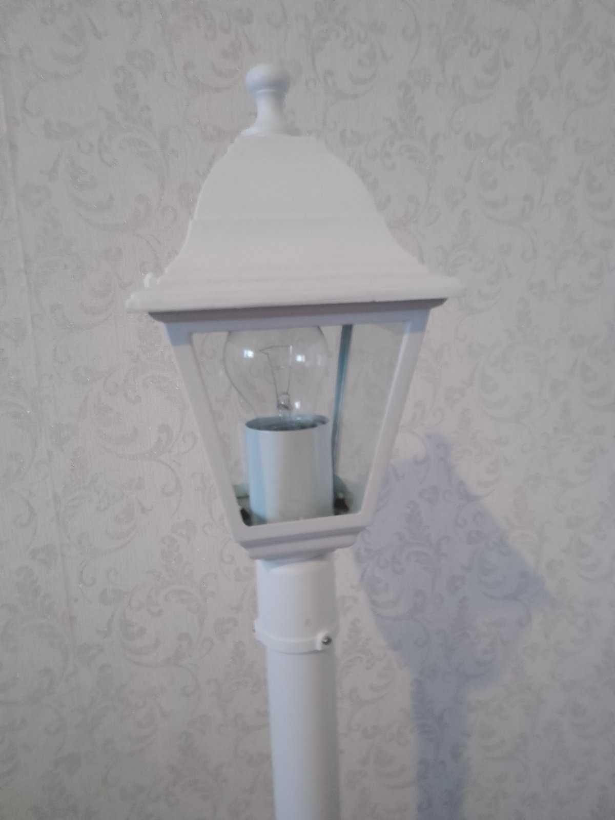фонарь для дома вертикальний на підставці