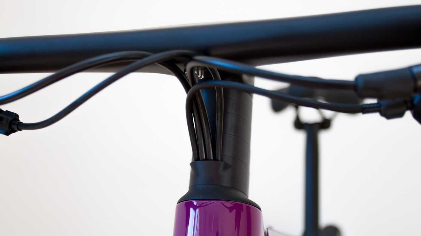 Rower gravel RADIKAL MOVERE z prostą kierownicą 2x11, karbonowe koła