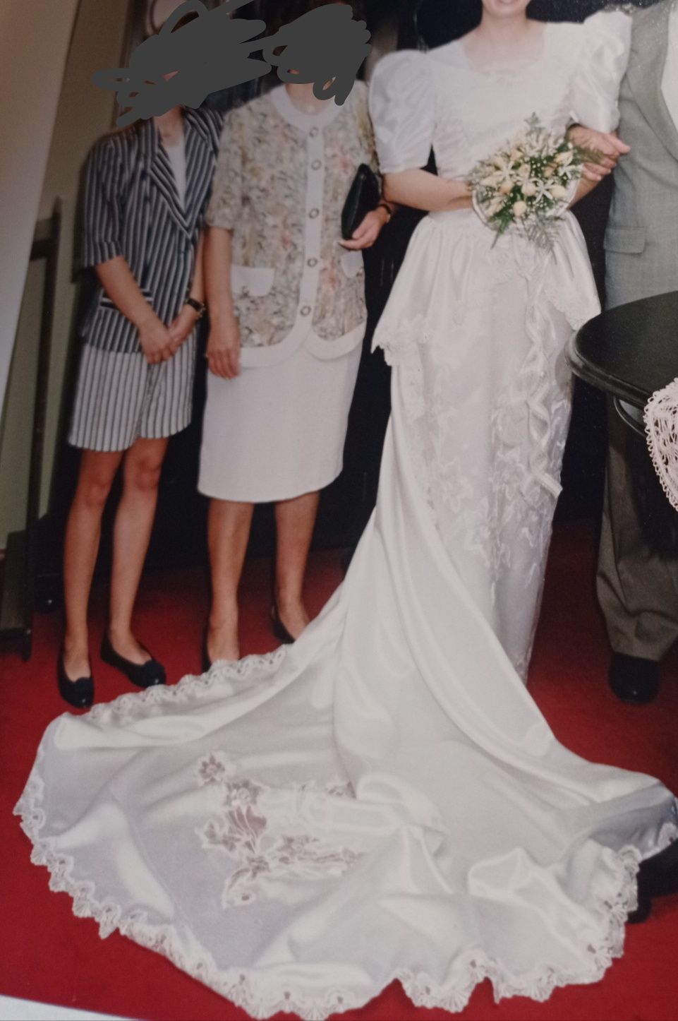 Vestido de noiva branco.