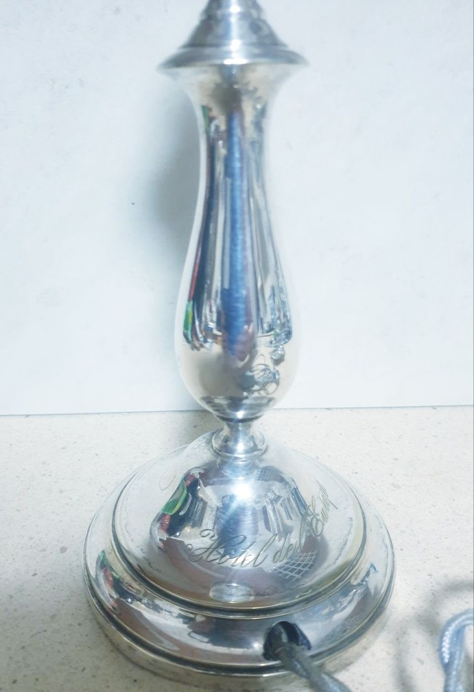 Antigo candeeiro de mesa do Hotel del Europe com banho em prata
