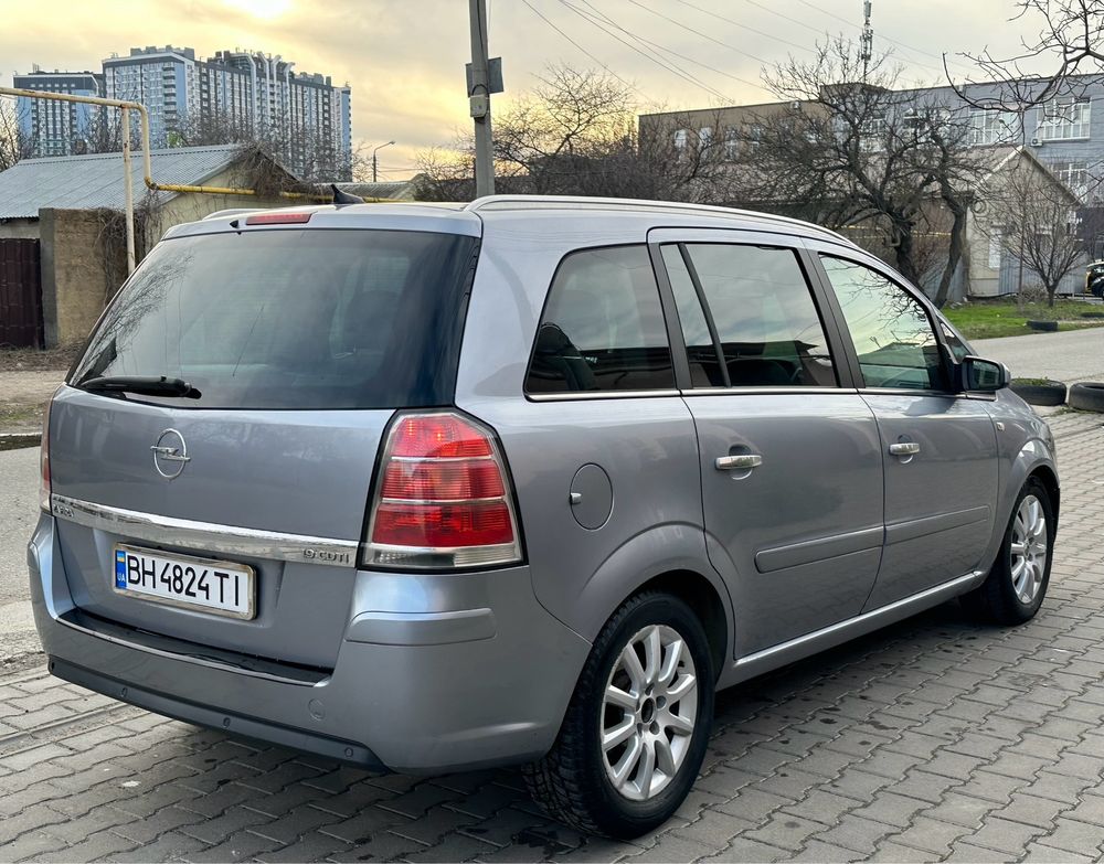 Opel Zafira B, 1.9TDI, АВТОМАТ, 2007г, 7 мест, хорошая комплектация.