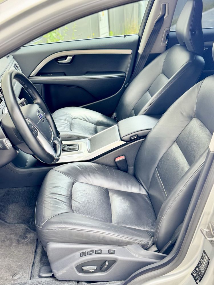 Volvo V70 2.0D D4 190 Ps Summum Skóra Navi Bixenon Hak Bezwypadkowy