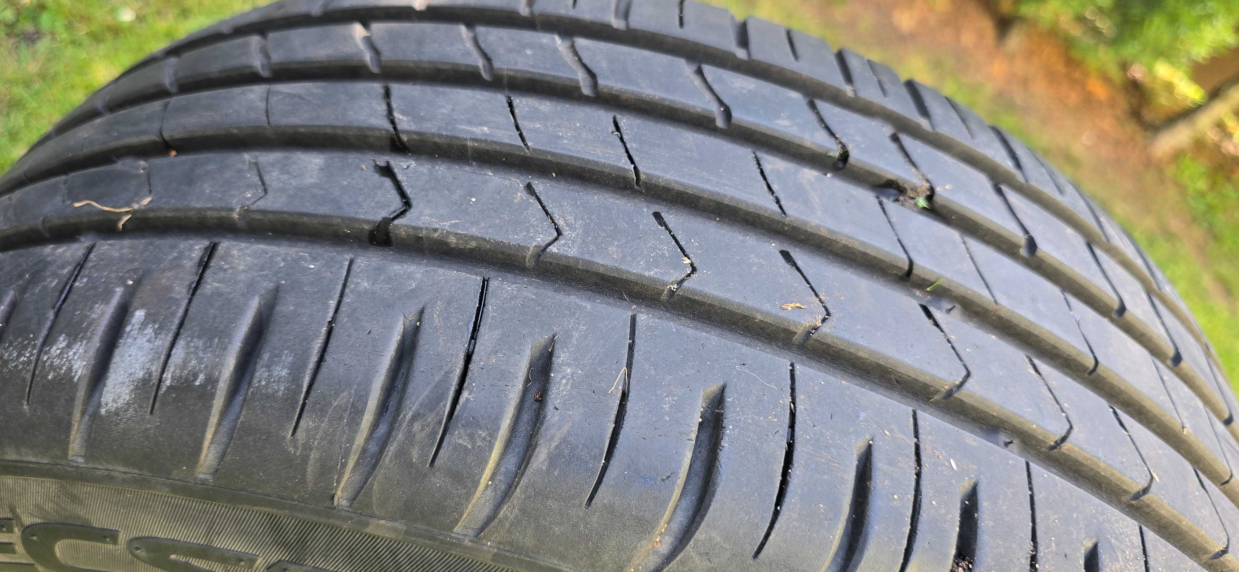 Sprzedam felgi volkswagen z oponami letnimi 215x55 R16