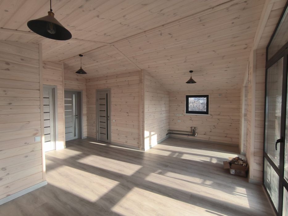 Садовая бытовка,  утеплена для проживания круглый год.