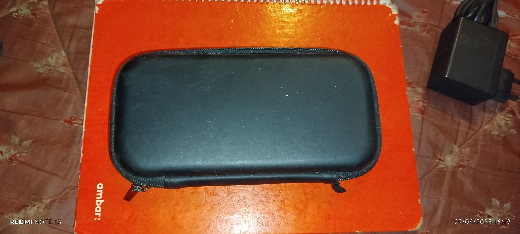 Vendo Nintendo Switch Lite azul bebé + bolsa de transporte.