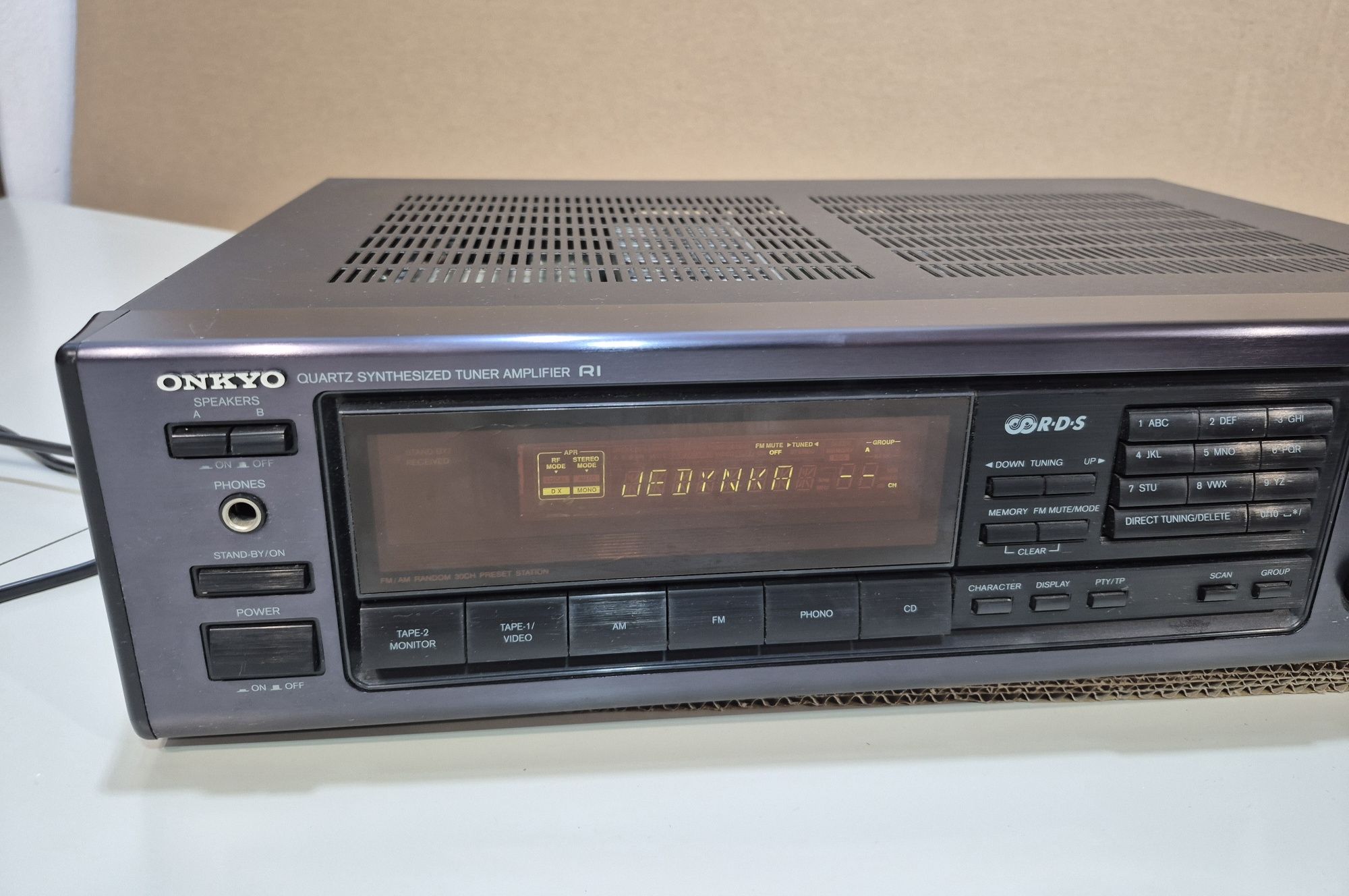 Amplituner Onkyo TX-8210 R