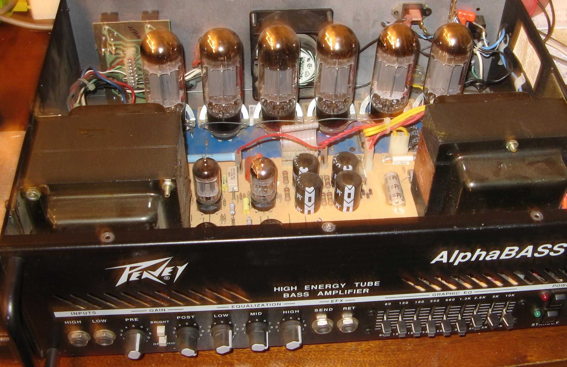 Усилитель басгитарный ламповый Peavey AlphaBASS