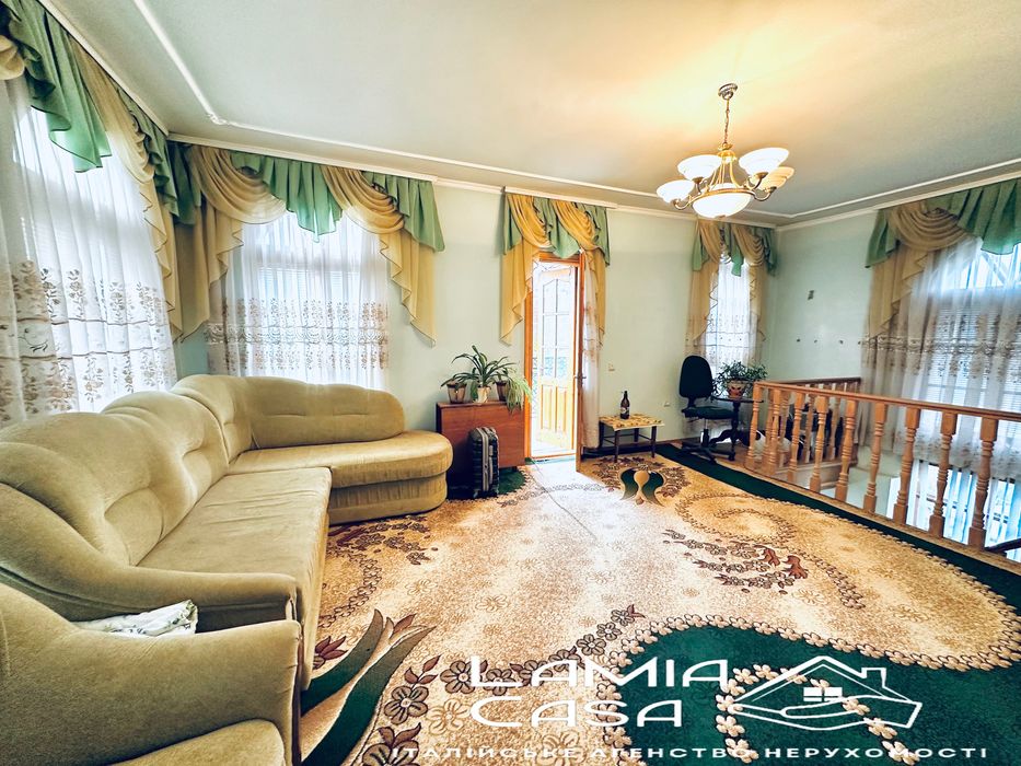 Продаж двох будинків в Годилові. 5 хв від Героів Майдану