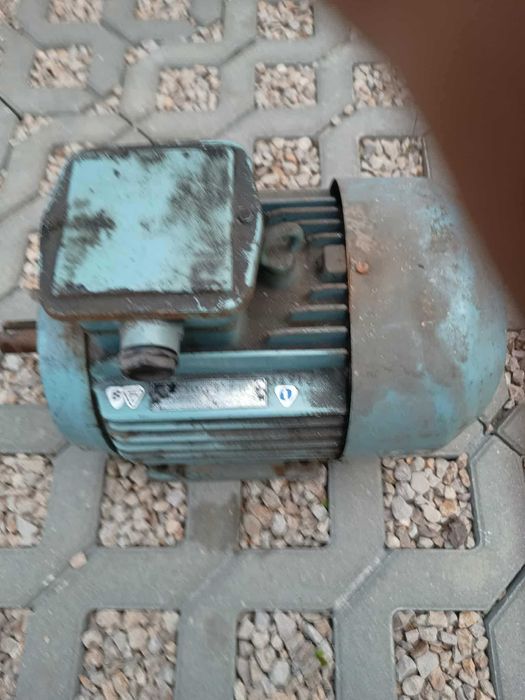 SILNIK 4kW 1989r. NIE UŻYWANY papiery/ 1440 obr.min/ typSf112M4K/ 380V