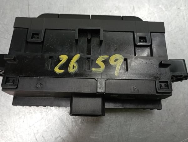 Comando / botão / interruptor multifunções RENAULT Captur II