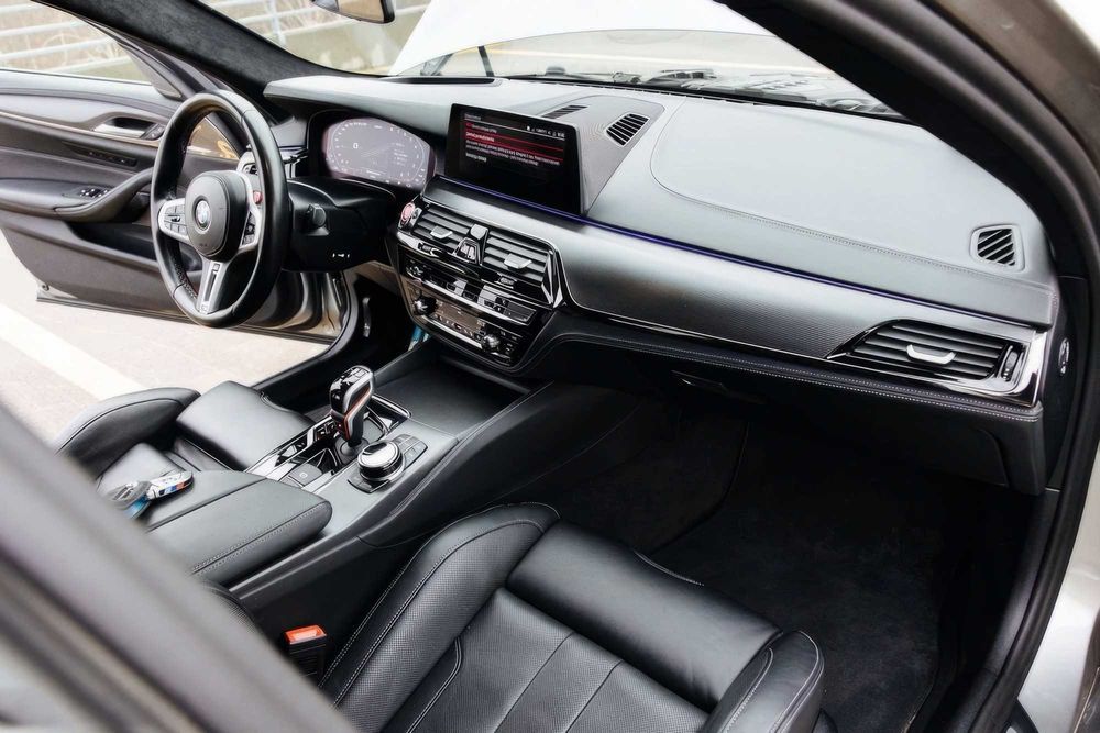 BMW M5 Competition      2019