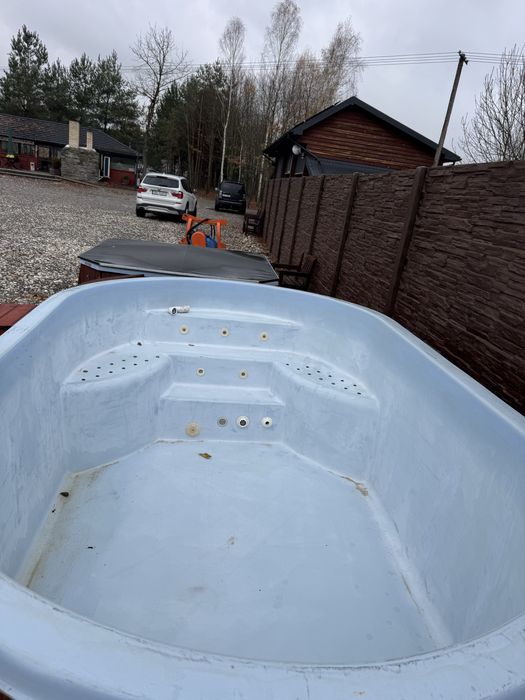 Basen zewnetrzny ocieplany pianą. Wymiar 220x340cm