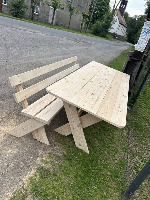 Solidne meble ogrodowe huśtawki piaskownice pergole stoly piknikowe