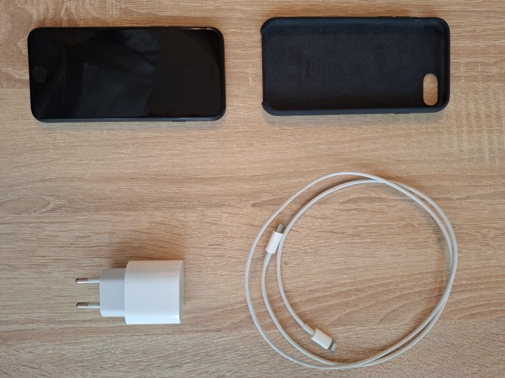 Nowy iPhone se 128gb 2022r.
