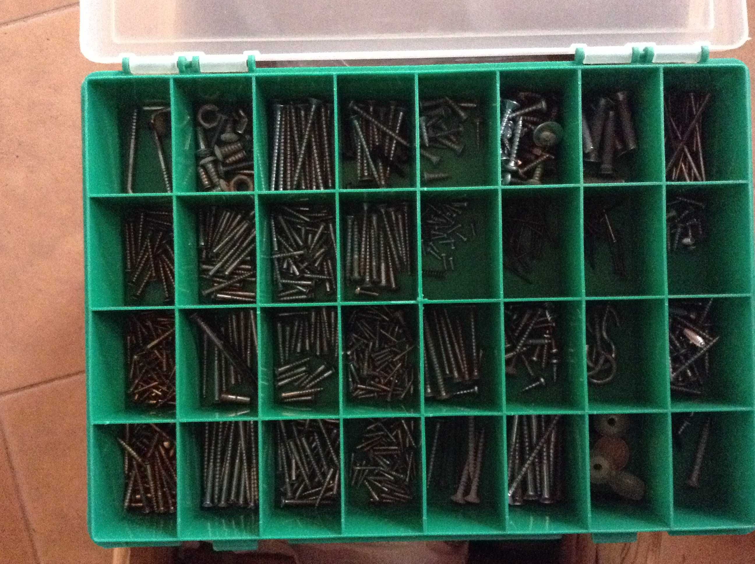 caixas organizdoras com material de bricolage