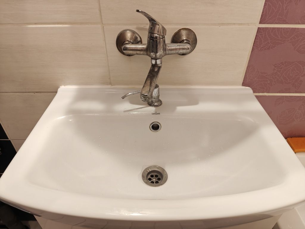 Umywalka z szafka