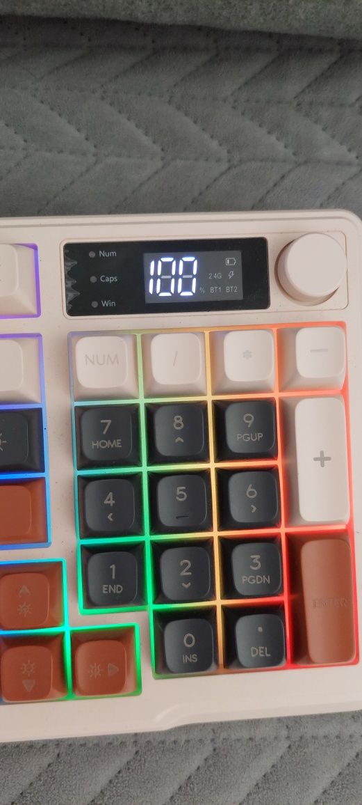 Bezprz. klawiatura membranowa FREEWOLF M96 LED RGB, Bluetooth/2.4G