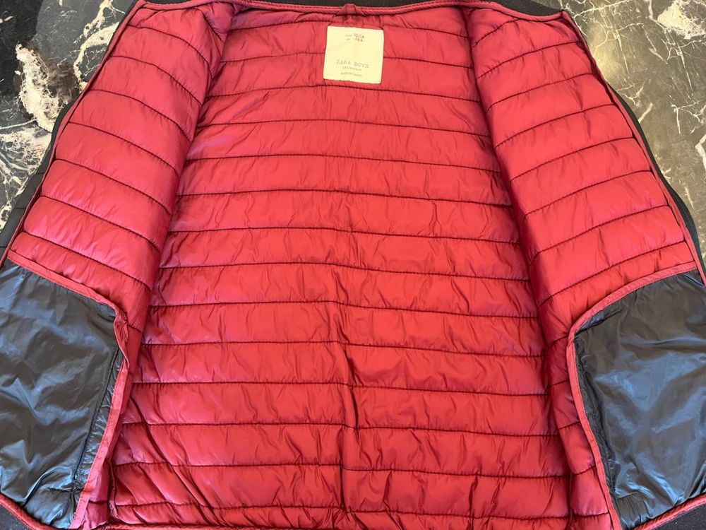 Продам демисизонную куртку Zara для мальчика , рост 164 , 13-14 лет