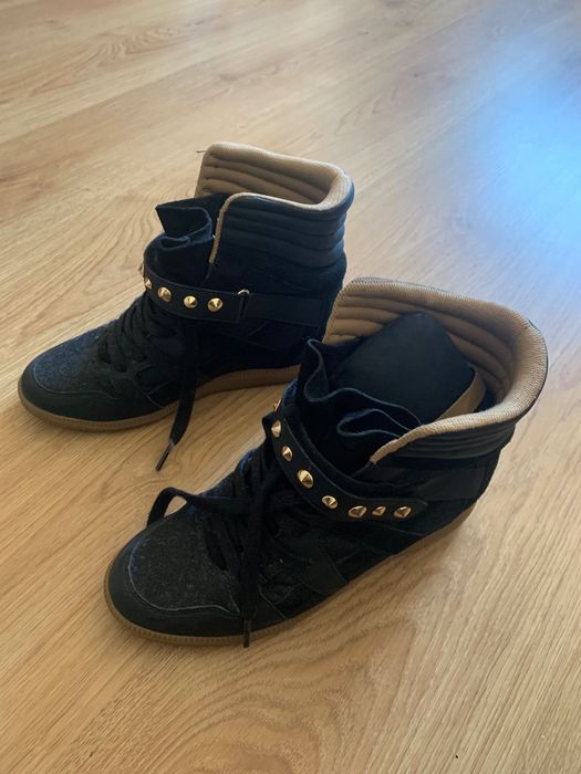 Ténis com plataforma interior