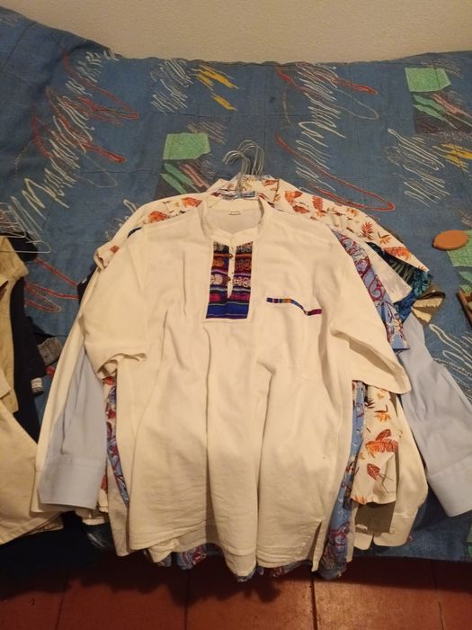 Roupas em bom estado