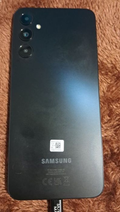 Vendo este telemovel como novo tem 2 mê de uso. s