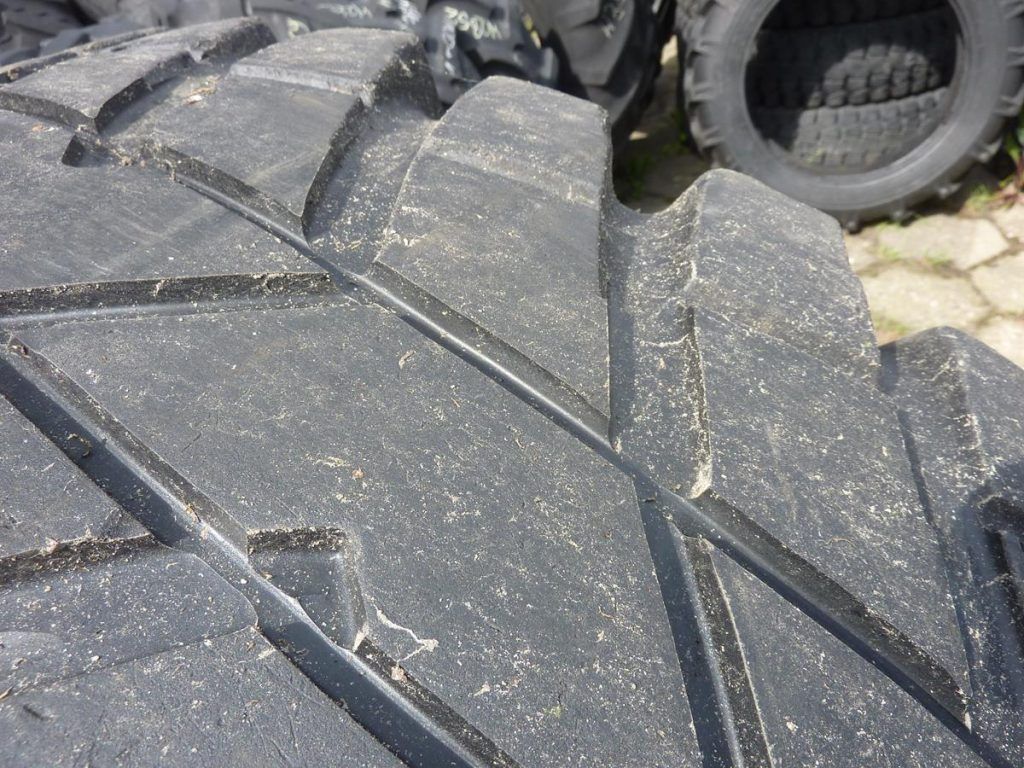 Opona używana przemysłowa 400/80R28 14.9R28 NOKIAN TRI 2; 400zł W3885