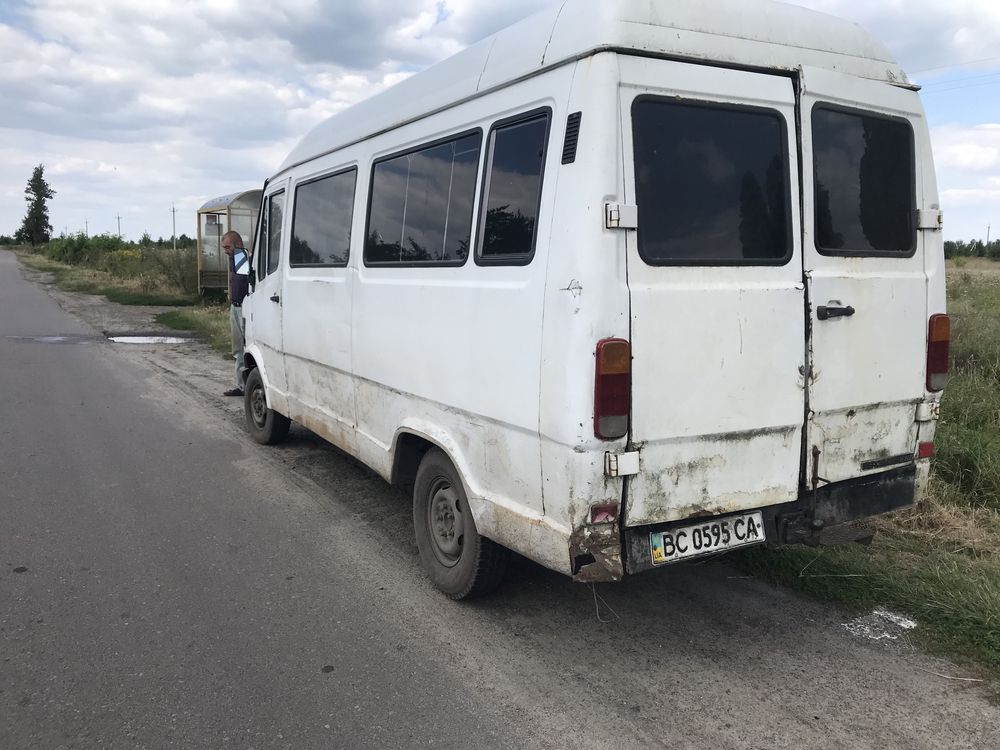 Продам мерседес d208