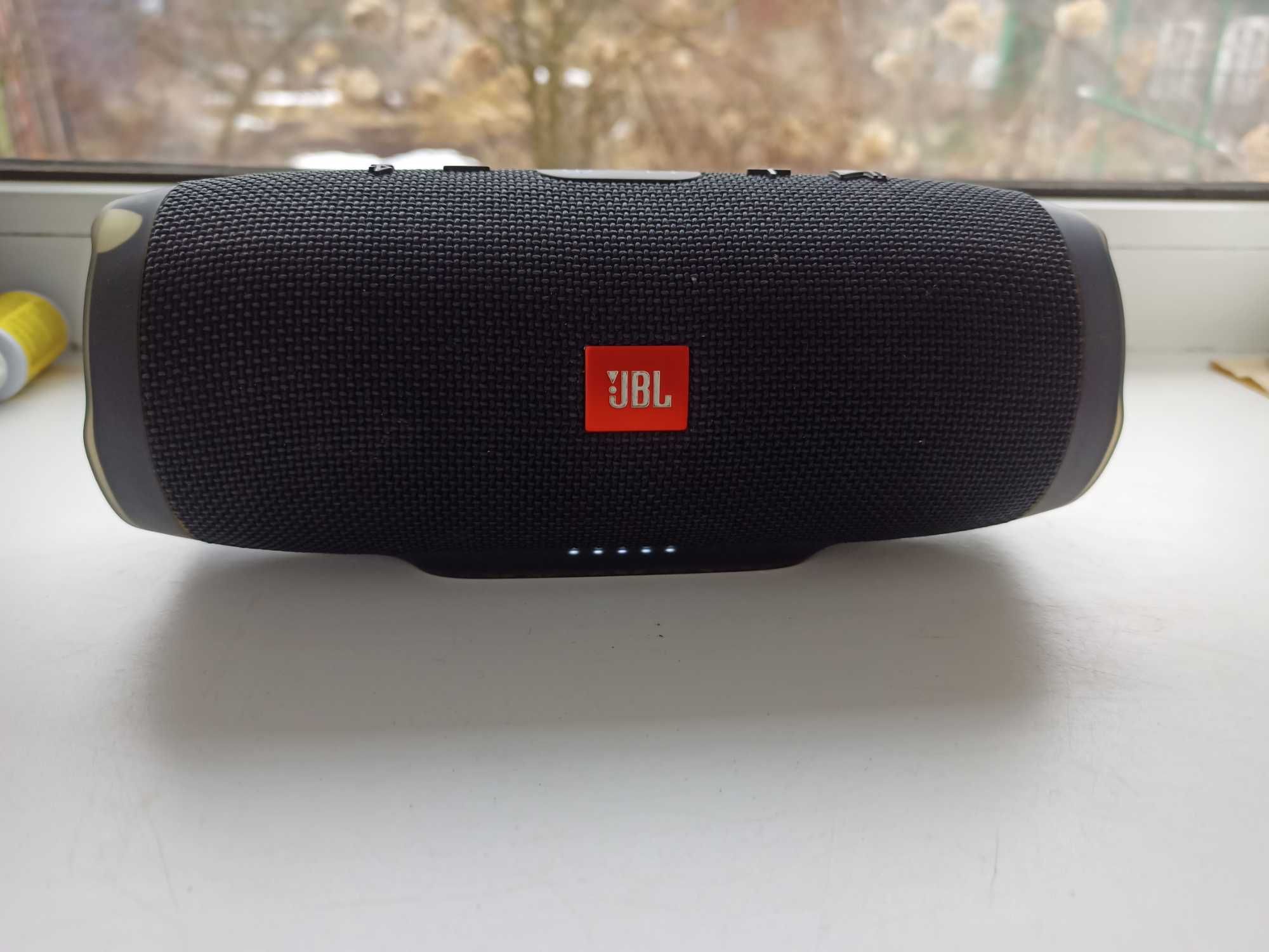 Портативная блютуз колонка JBL Charge 3 с USB,SD,FM (20 ватт черная)